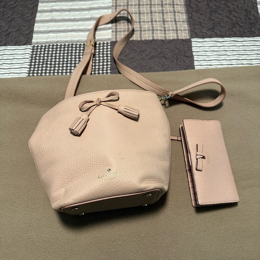 Kate Spade cross body bucket style with wallet